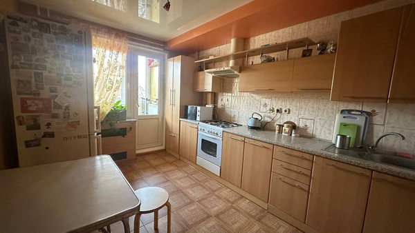 Продам трехкомнатную (3-комн.) квартиру, Школьная ул, 19, Краснодар г