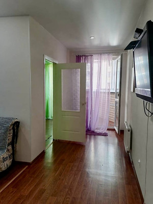 Продам двухкомнатную (2-комн.) квартиру, им. Адмирала Серебрякова ул, 3к2, Краснодар г