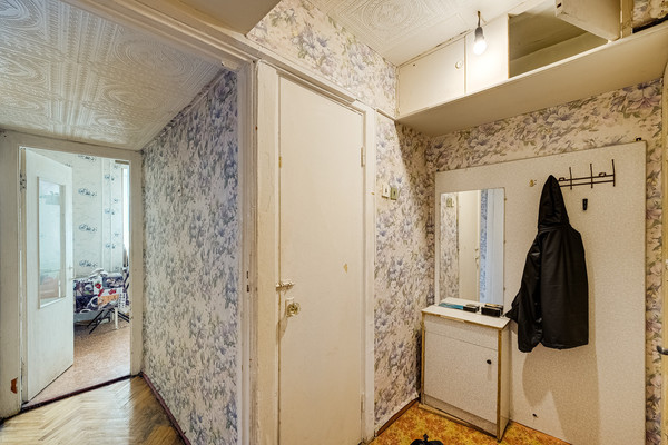 Продам однокомнатную (1-комн.) квартиру, Затонная ул, 7к1, Москва г