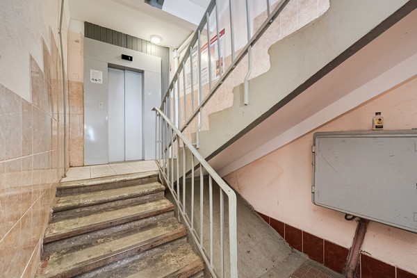 Продам однокомнатную (1-комн.) квартиру, Затонная ул, 7к1, Москва г