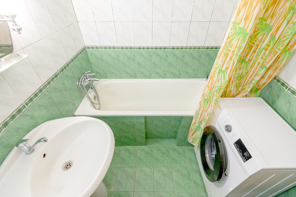 Продам трехкомнатную (3-комн.) квартиру, Ушинского ул, 9А, Батайск г