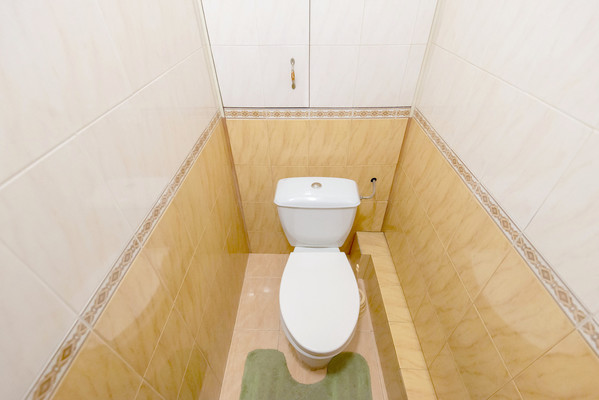 Продам трехкомнатную (3-комн.) квартиру, Ушинского ул, 9А, Батайск г