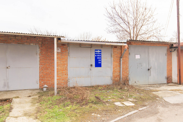 Продам трехкомнатную (3-комн.) квартиру, Ушинского ул, 9А, Батайск г