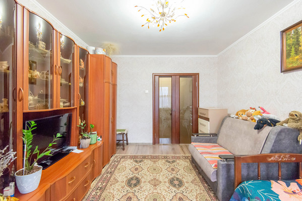 Продам двухкомнатную (2-комн.) квартиру, Ушинского ул, 9а, Батайск г