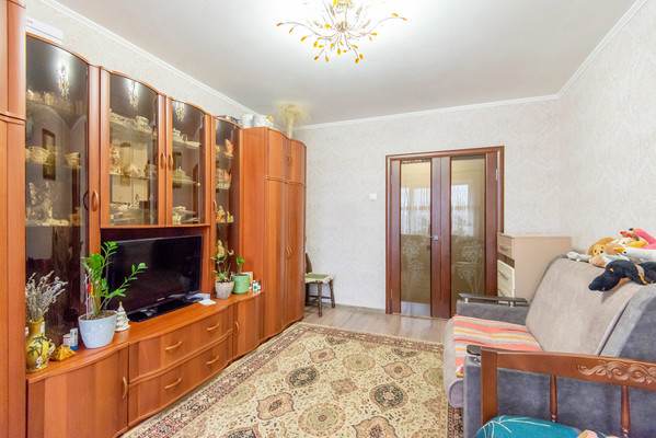 Продам двухкомнатную (2-комн.) квартиру, Ушинского ул, 9а, Батайск г