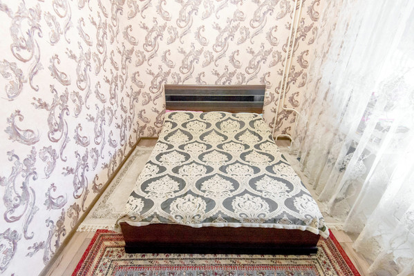 Продам двухкомнатную (2-комн.) квартиру, Ушинского ул, 9а, Батайск г