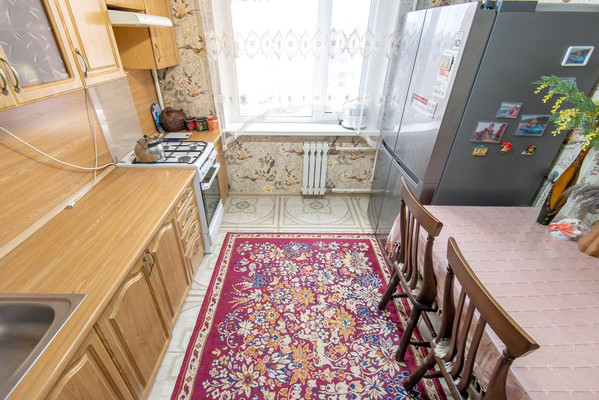 Продам двухкомнатную (2-комн.) квартиру, Ушинского ул, 9а, Батайск г