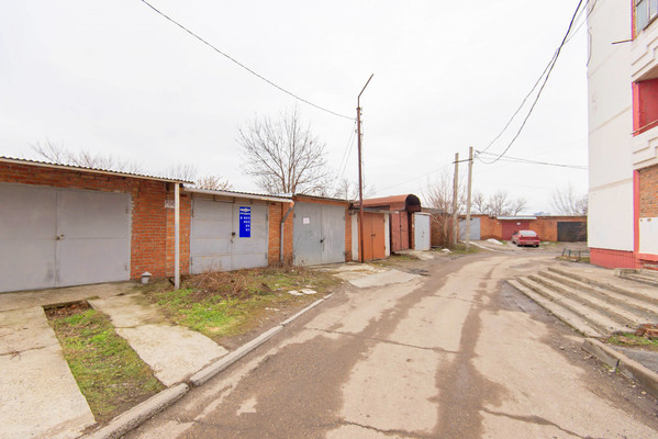 Продам двухкомнатную (2-комн.) квартиру, Ушинского ул, 9а, Батайск г