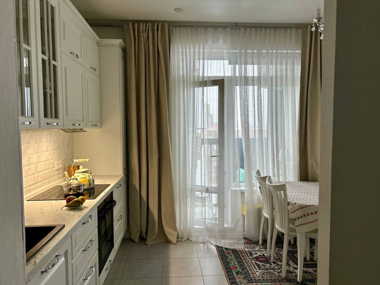 Продам двухкомнатную (2-комн.) квартиру, Маршала Бирюзова ул, 13к2, Одинцово г