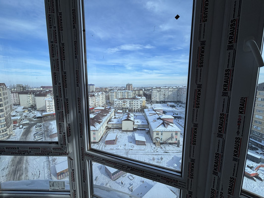 Продам трехкомнатную (3-комн.) квартиру, Тлостанова ул, 28, Нальчик г