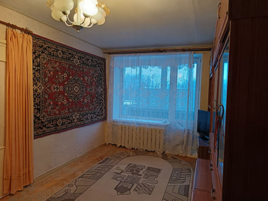 Продам двухкомнатную (2-комн.) квартиру, Володарского ул, 15, Гатчина г