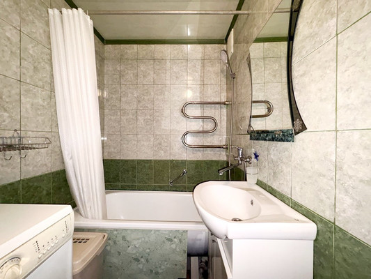 Продам трехкомнатную (3-комн.) квартиру, Ладожская ул, 83, Пенза г