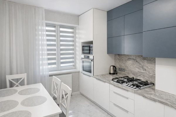 Продам двухкомнатную (2-комн.) квартиру, Кутаисская ул, 38, Калининград г