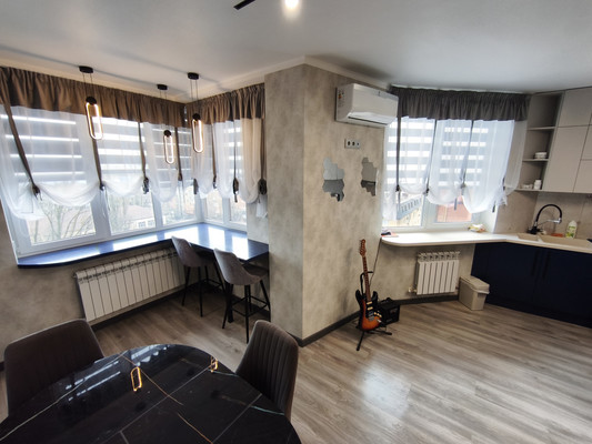 Продам трехкомнатную (3-комн.) квартиру, Доломановский пер, 116, Ростов-на-Дону г