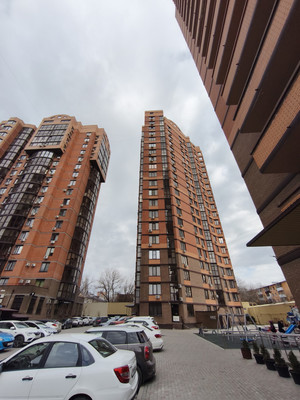 Продам трехкомнатную (3-комн.) квартиру, Доломановский пер, 116, Ростов-на-Дону г