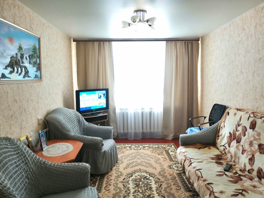 Продам двухкомнатную (2-комн.) квартиру, Школьная ул, 16, Глебовское с