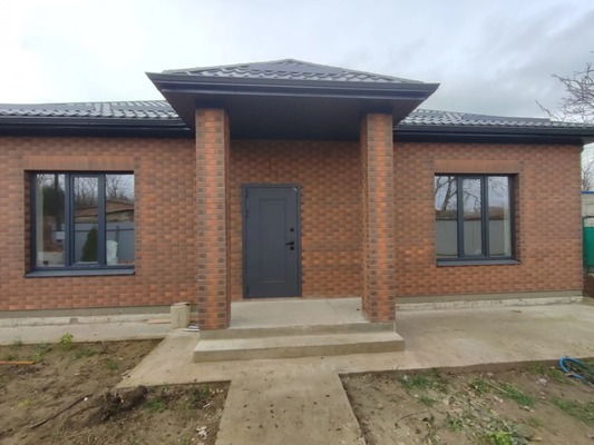 Продам дом, 2 мкр, Кропоткин г, 0 км от города