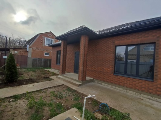 Продам дом, 2 мкр, Кропоткин г, 0 км от города