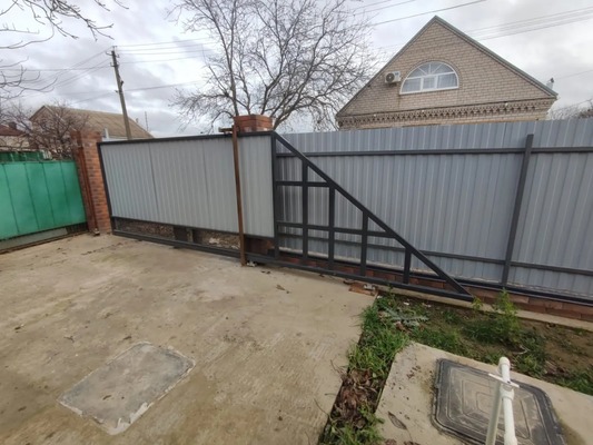 Продам дом, 2 мкр, Кропоткин г, 0 км от города