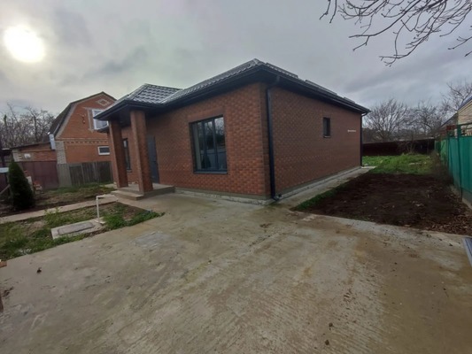 Продам дом, 2 мкр, Кропоткин г, 0 км от города