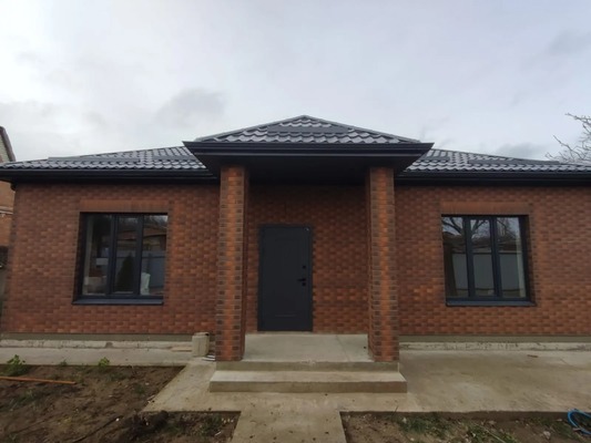 Продам дом, 2 мкр, Кропоткин г, 0 км от города