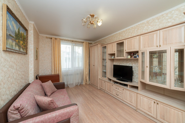 Продам однокомнатную (1-комн.) квартиру, Варшавское ш, 68, Бородино д