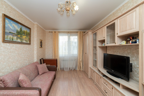 Продам однокомнатную (1-комн.) квартиру, Варшавское ш, 68, Бородино д