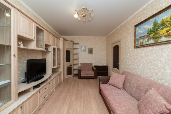 Продам однокомнатную (1-комн.) квартиру, Варшавское ш, 68, Бородино д