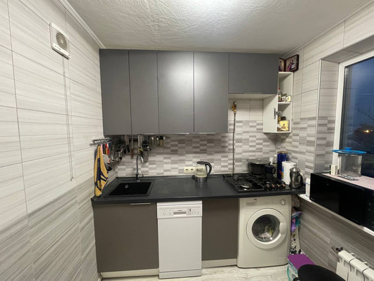 Продам двухкомнатную (2-комн.) квартиру, Новая ул, 7, Октябрьский рп