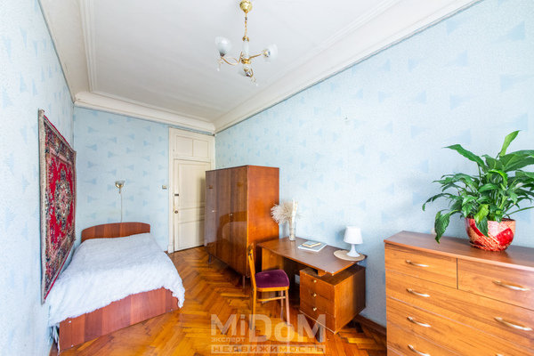 Продам многокомнатную квартиру, Большой П.С. пр-кт, 63, Санкт-Петербург г