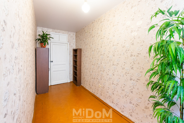 Продам многокомнатную квартиру, Большой П.С. пр-кт, 63, Санкт-Петербург г