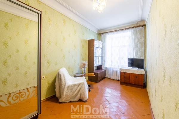 Продам многокомнатную квартиру, Большой П.С. пр-кт, 63, Санкт-Петербург г