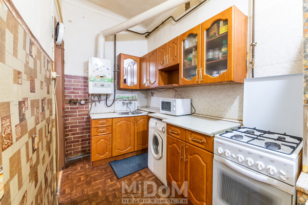 Продам многокомнатную квартиру, Большой П.С. пр-кт, 63, Санкт-Петербург г