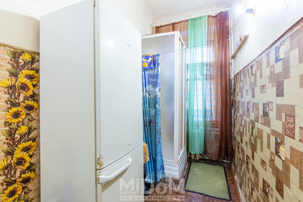 Продам многокомнатную квартиру, Большой П.С. пр-кт, 63, Санкт-Петербург г