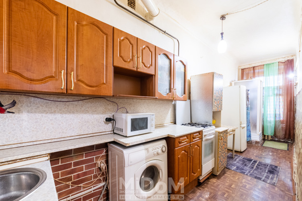 Продам многокомнатную квартиру, Большой П.С. пр-кт, 63, Санкт-Петербург г