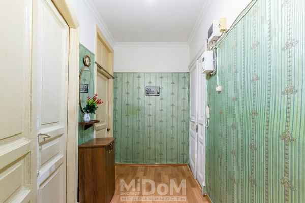 Продам многокомнатную квартиру, Большой П.С. пр-кт, 63, Санкт-Петербург г