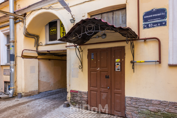 Продам многокомнатную квартиру, Большой П.С. пр-кт, 63, Санкт-Петербург г