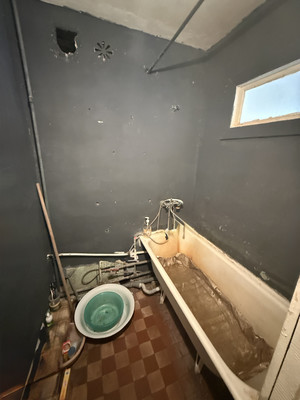 Продам трехкомнатную (3-комн.) квартиру, Вокзальная ул, 3А, Пустоши п