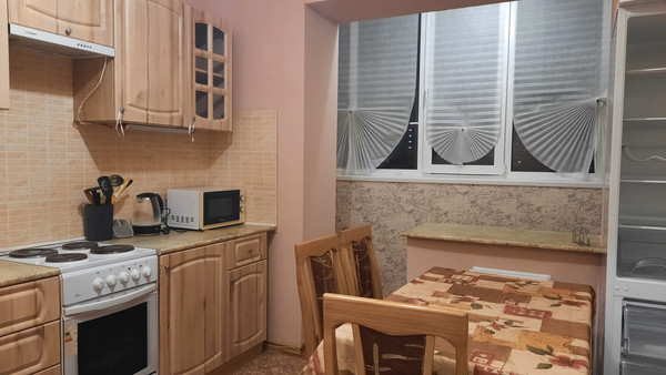 Продам однокомнатную (1-комн.) квартиру, Ягодная ул, 25, Южный п