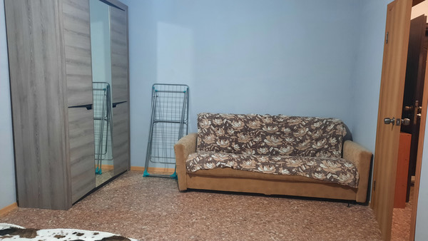 Продам однокомнатную (1-комн.) квартиру, Ягодная ул, 25, Южный п