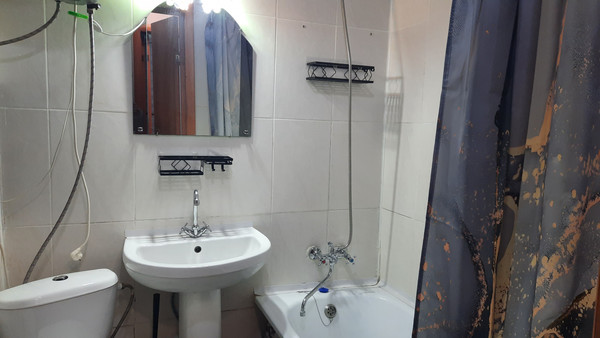 Продам однокомнатную (1-комн.) квартиру, Ягодная ул, 25, Южный п