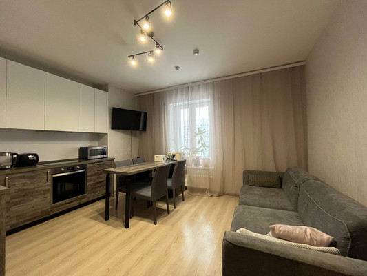 Продам трехкомнатную (3-комн.) квартиру, Революции ул, 52кВ, Пермь г