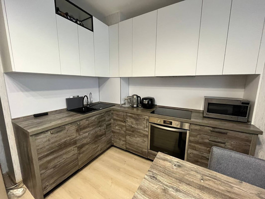 Продам трехкомнатную (3-комн.) квартиру, Революции ул, 52кВ, Пермь г