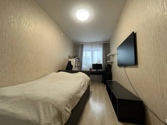 Продам трехкомнатную (3-комн.) квартиру, Революции ул, 52кВ, Пермь г