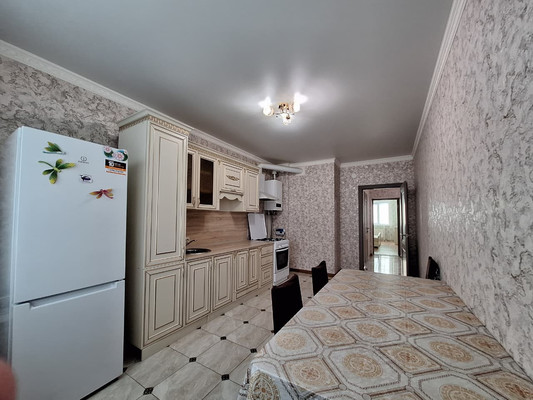 Сдам двухкомнатную (2-комн.) квартиру, Шарданова ул, 46к3, Нальчик г