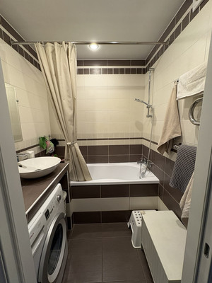 Продам двухкомнатную (2-комн.) квартиру, Новая ул, 7, Мурино п