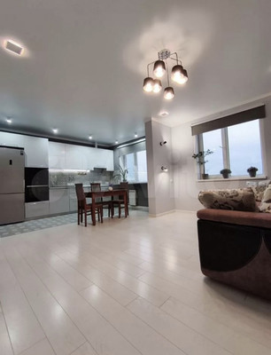 Продам двухкомнатную (2-комн.) квартиру, Мира ул, 40, Пенза г