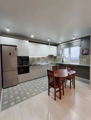 Продам двухкомнатную (2-комн.) квартиру, Мира ул, 40, Пенза г