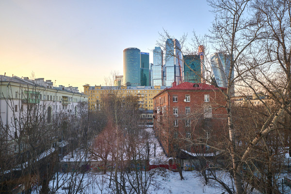 Продам трехкомнатную (3-комн.) квартиру, Студенческая ул, 30к1, Москва г