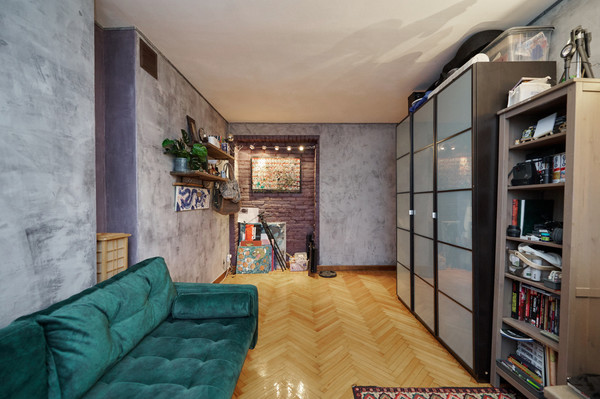 Продам трехкомнатную (3-комн.) квартиру, Студенческая ул, 30к1, Москва г